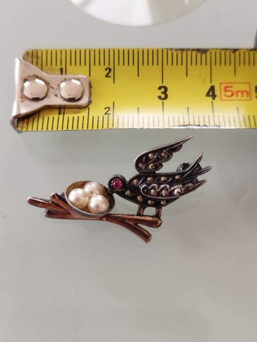 Lindo broche vintage em prata e marcassita