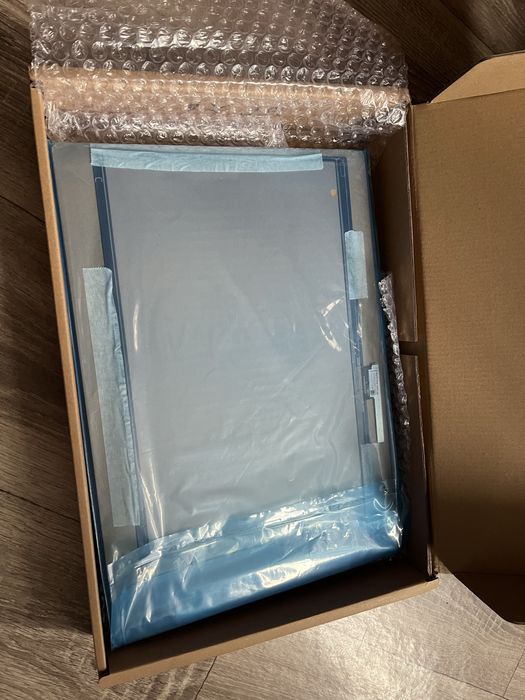 новий екран або сенсорна панель для планшета, можливо, iPad