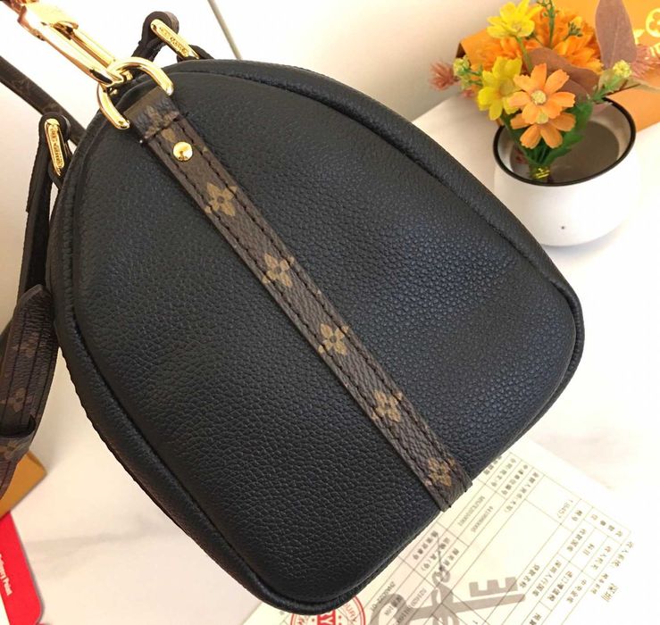 Шкіряна сумка Louis Vuitton Express LV