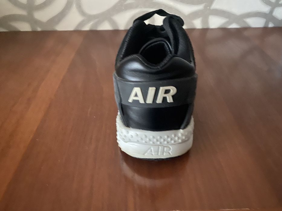 Продам кроссовки женские 36 размера