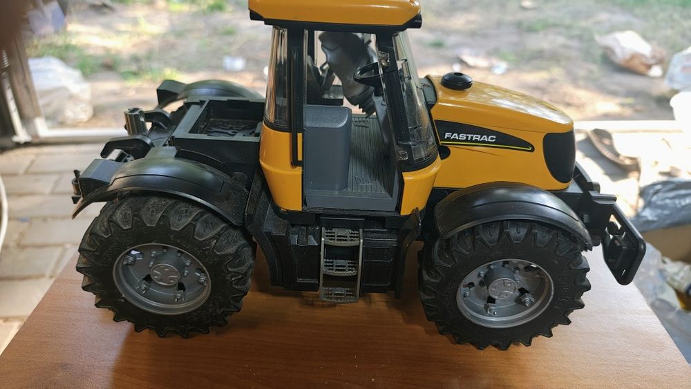 Bruder traktor jcb