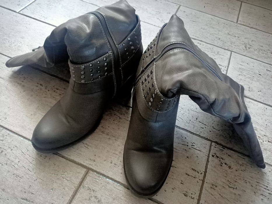 Buty, kozaki lekko ocieplane, rozm.40