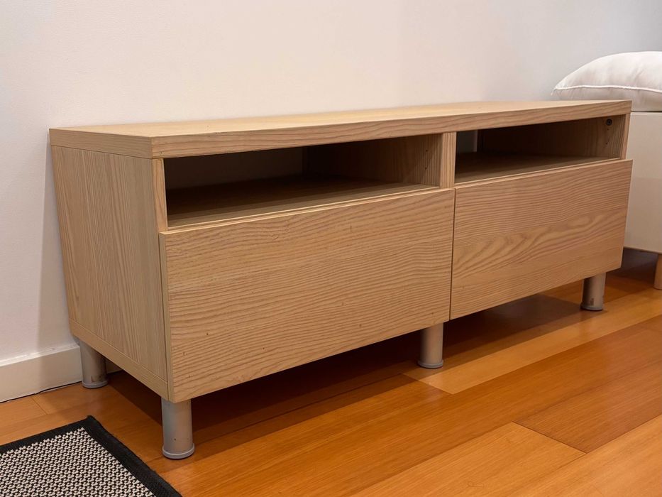Móvel para TV, BESTA (IKEA), com gavetas. Impecável