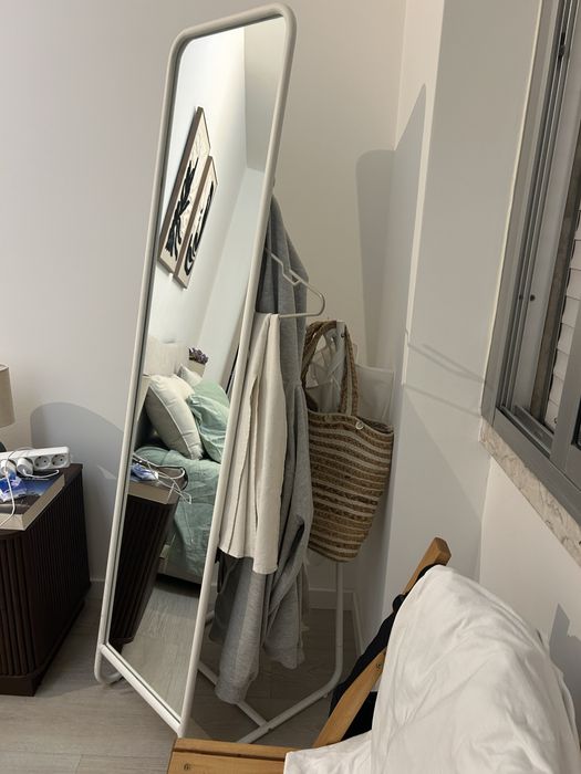 Espelho de pé branco Knapper IKEA