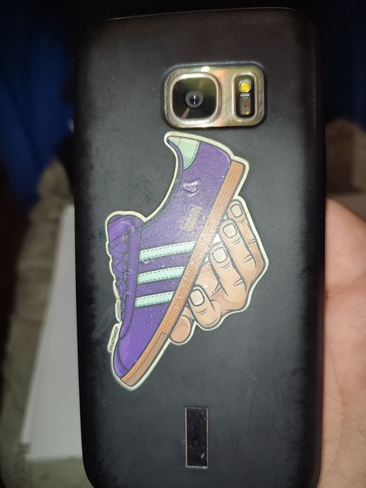 Телефон под восстановление или на запчасти.SAMSUNG S7