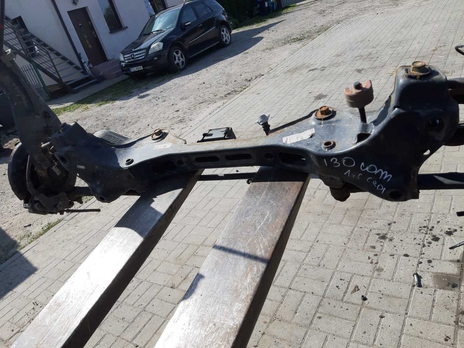 hyundai i30 2 12-17r kombi tylna belka bez zacisków