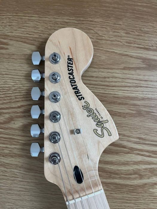 Новий Squier Affinity Stratocaster FMT HSS - Black Burst