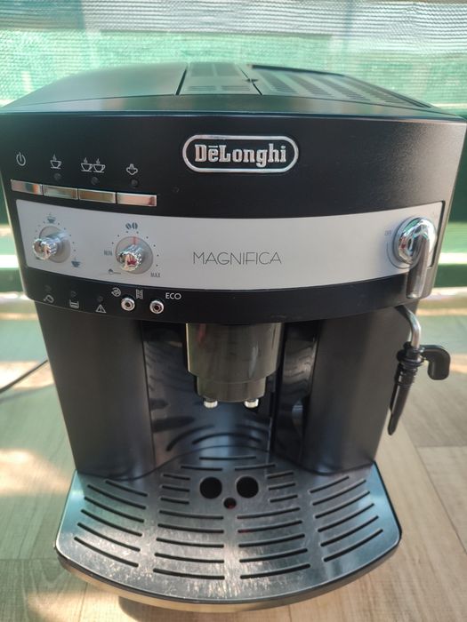 Кавомашинка Delonghi
