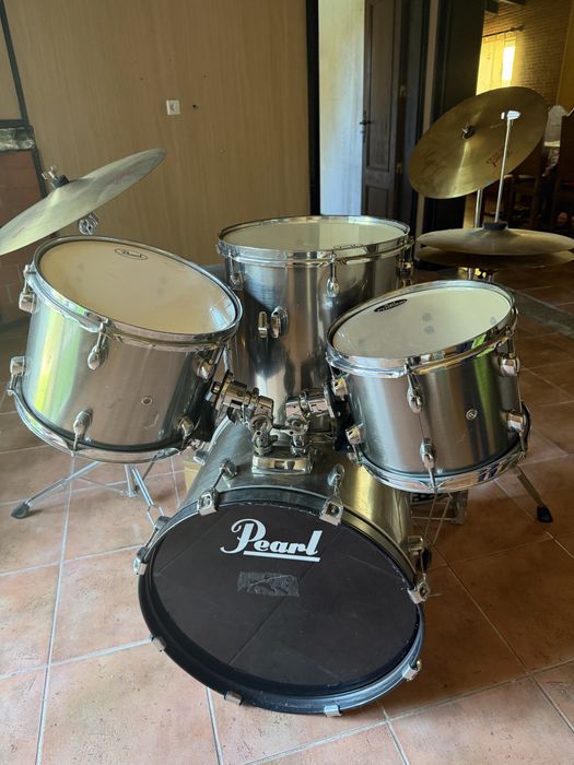Bateria Acústica Pearl Forum Series 5 peças + Pratos CX-200 + Hardware