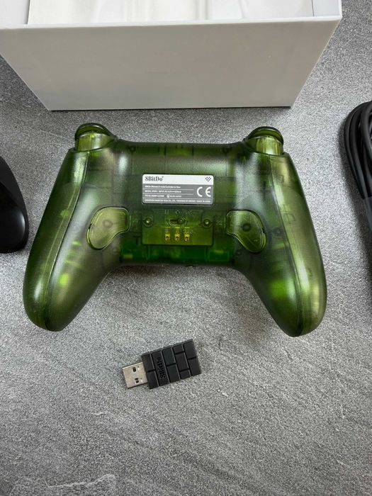 8BitDo Ultimate 3-mode: Топовий контролер + зарядна док-станція