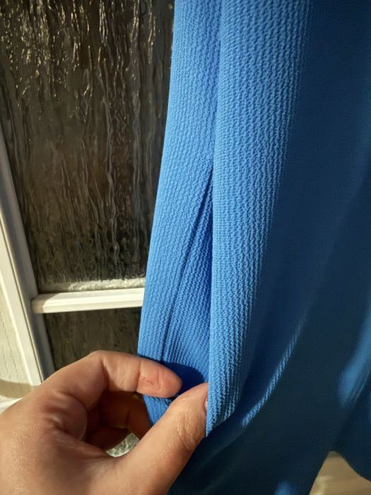 Niebieska sukienka chabrowa z kieszeniami elastyczny materiał 36 S