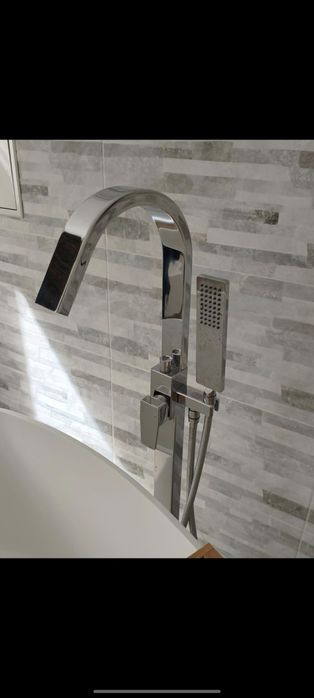 Banheira moderna+kit duche