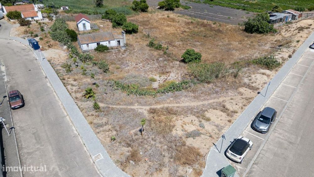 Moradia Isolada T2 com jardim, Carrasqueira, Alcacer do Sal