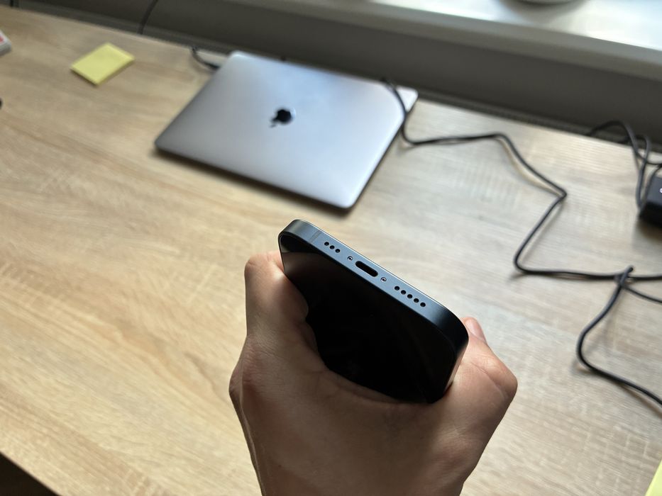 Все в оригіналі - Apple iPhone 13 128gb - 100% батарея (оригінальна)