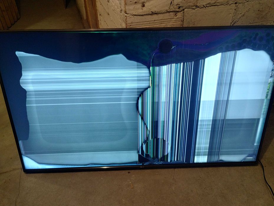 TV "LG" uszkodzona matryca