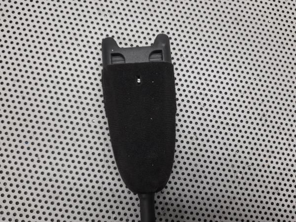 Encaixe de cinto frente direito OPEL Corsa D