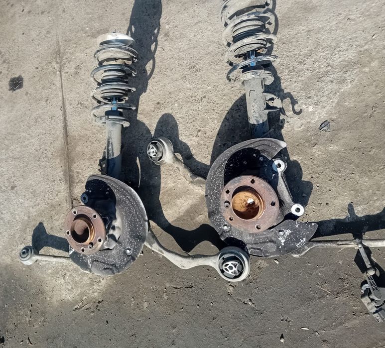 Amortyzator Mcpherson Zwrotnica Wahacz Bmw E81 E87 E90 E91  E92 E93