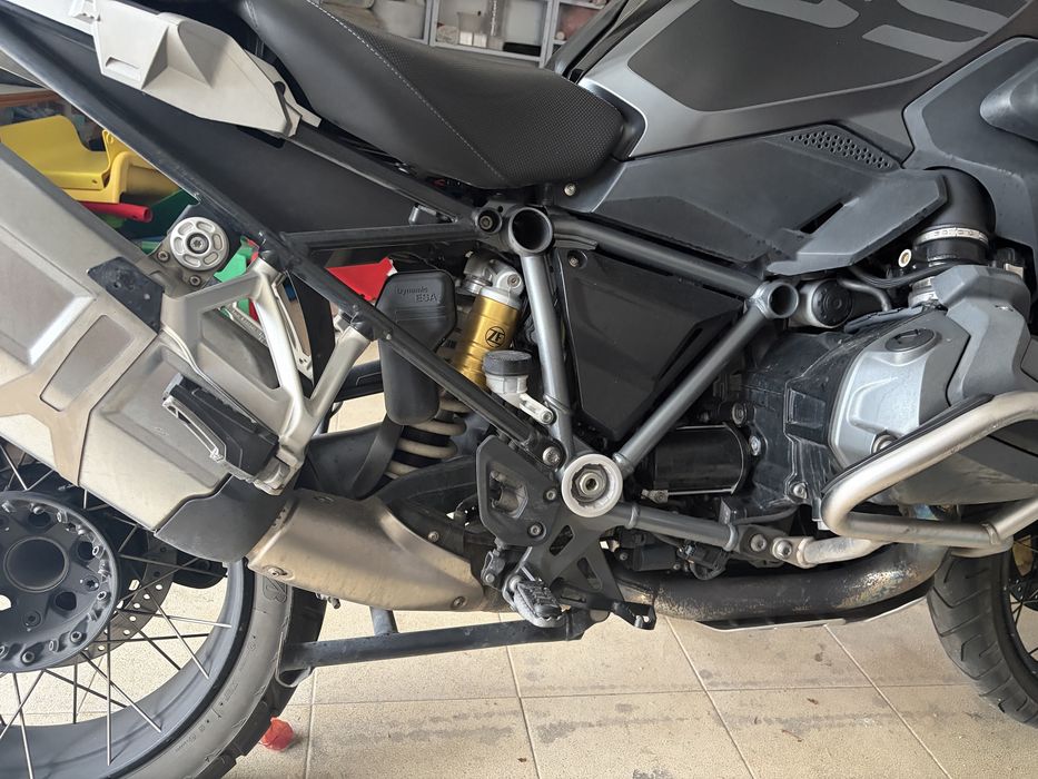 BMW GS 1250R triple black