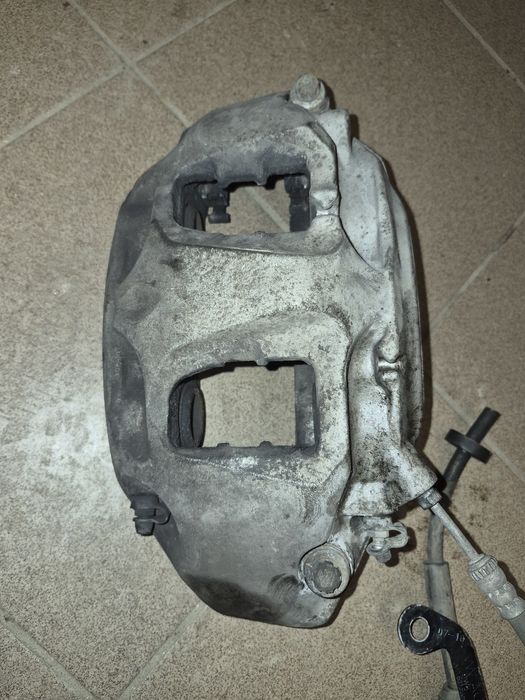 Audi q7 4m zacisk hamulcowy 4 M0 .615.106AR