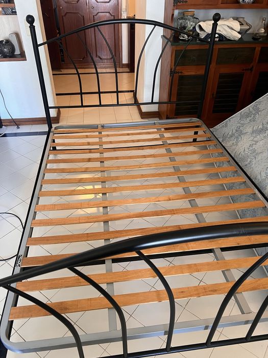 Cama em ferro 1,40x1,90m