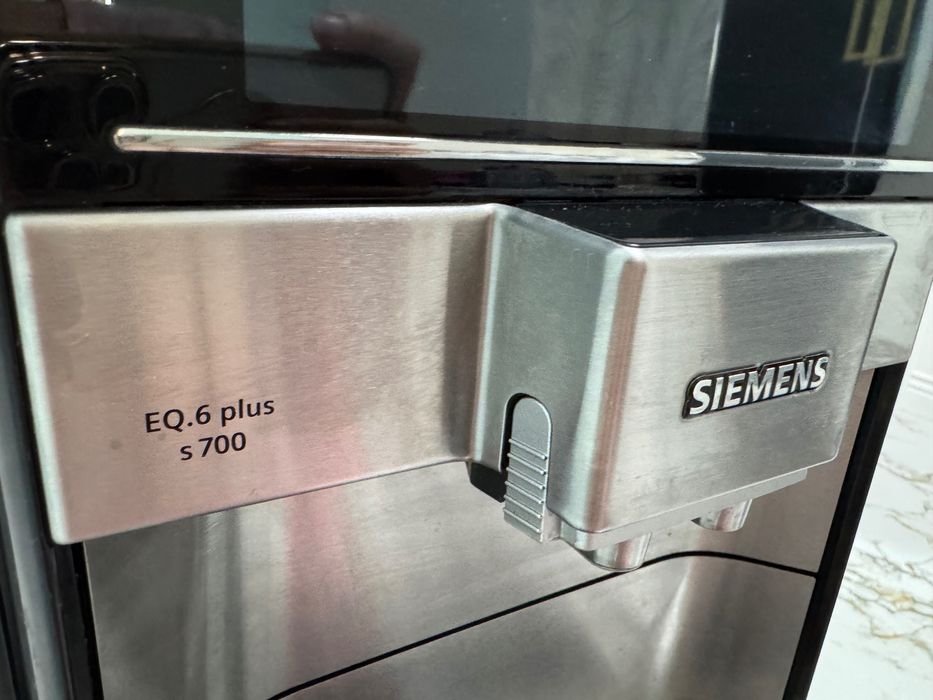 Stan IDEALNY express do kawy Siemens EQ6plus s700 ceramiczny