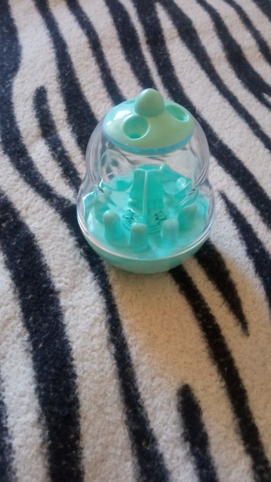 Лоток для маленьких котів, іграшка для годування собак, лапомийка.