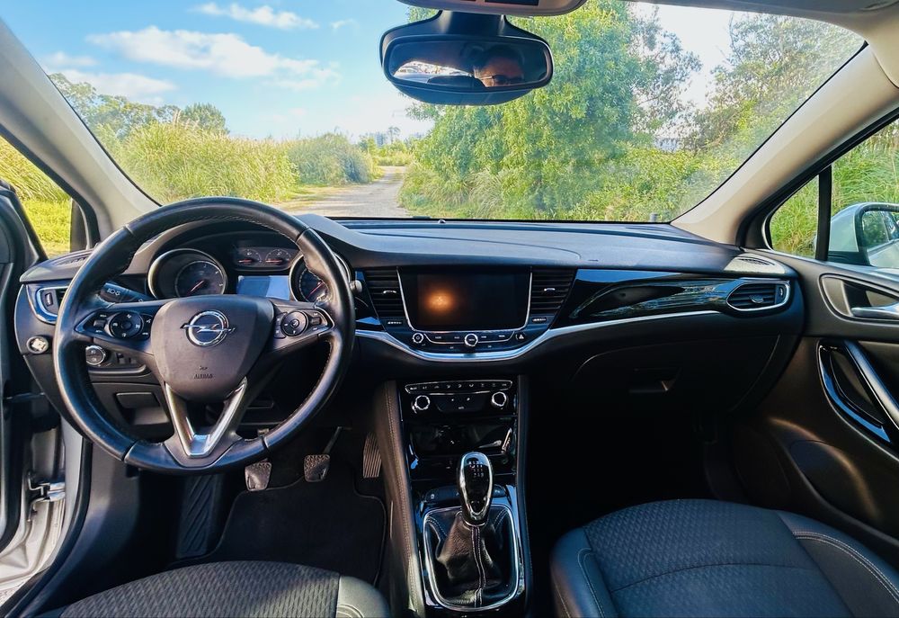 Opel Astra 1.6 CDTI modelo Excellence - Muito estimada