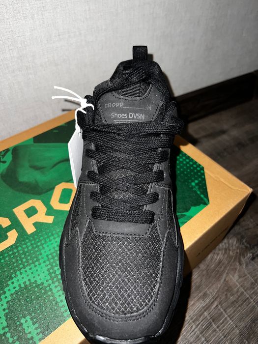 Продам чоловічі кросівки