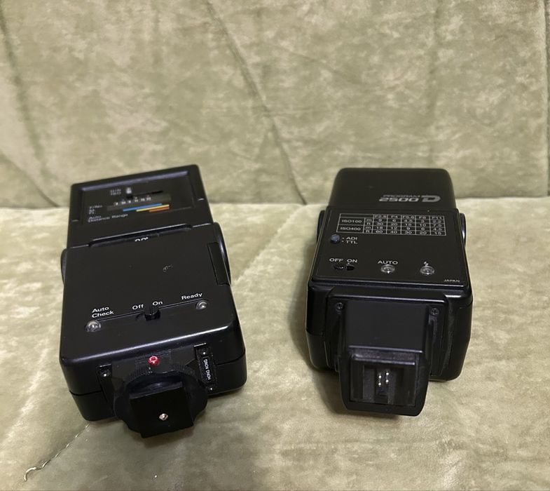 Фотовспышка Minolta и Hanimex