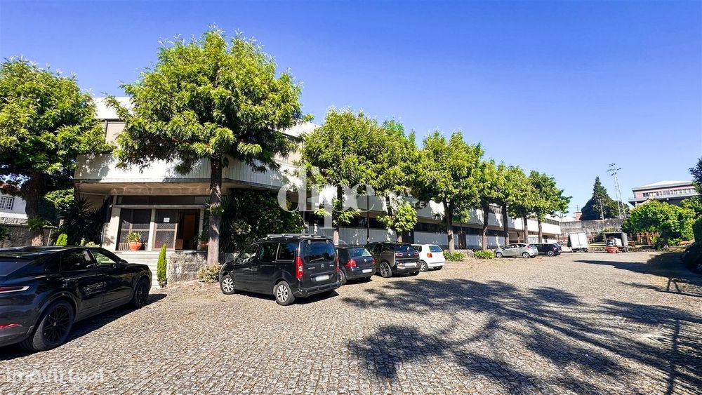 Armazém para arrendamento com 583m2