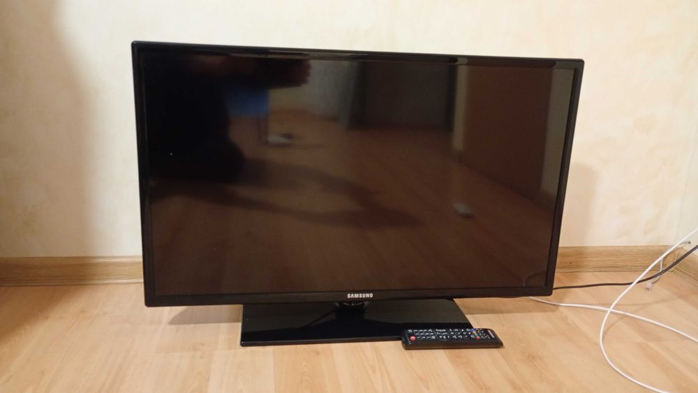 Telewizor Samsung 32" UE32EH4000