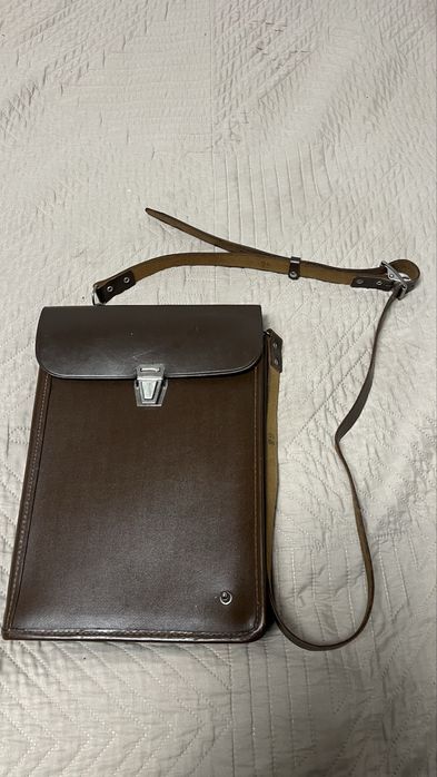 Torba skórzana vintage PRL – raportówka / listonoszka wojskowa