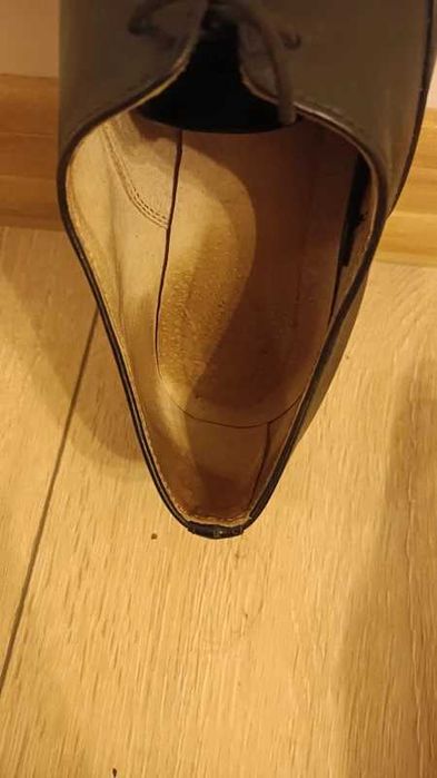 Skórzane buty damskie jazzówki