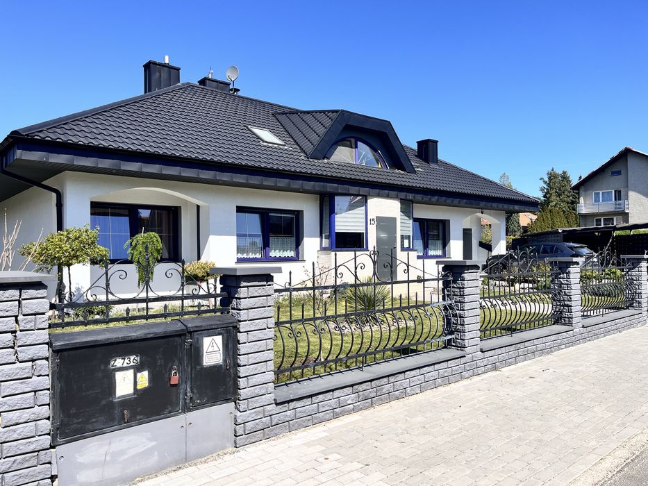 NOWA CENA!Przestronna parterówka z uzytkowym poddaszem.