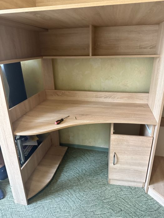 Продам кровать чердак с матрасом