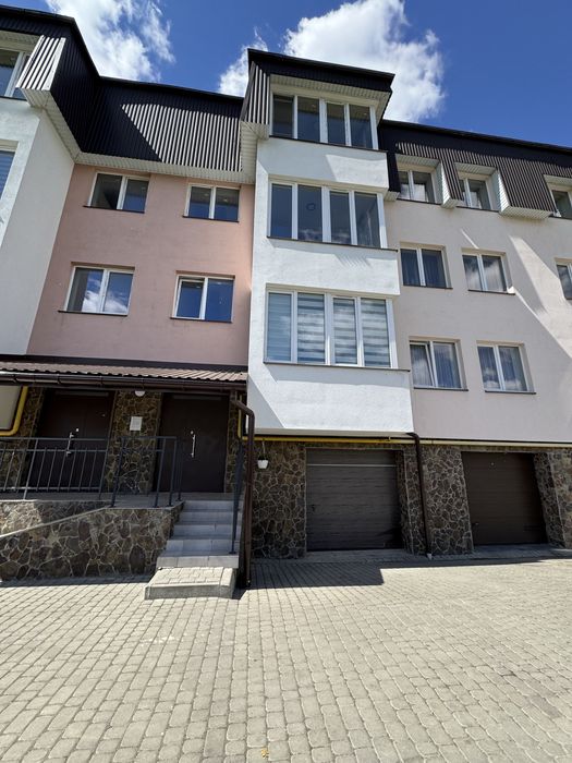 Продаж 2-кім. квартири з ремонтом в новобудові, бічна Стрийська