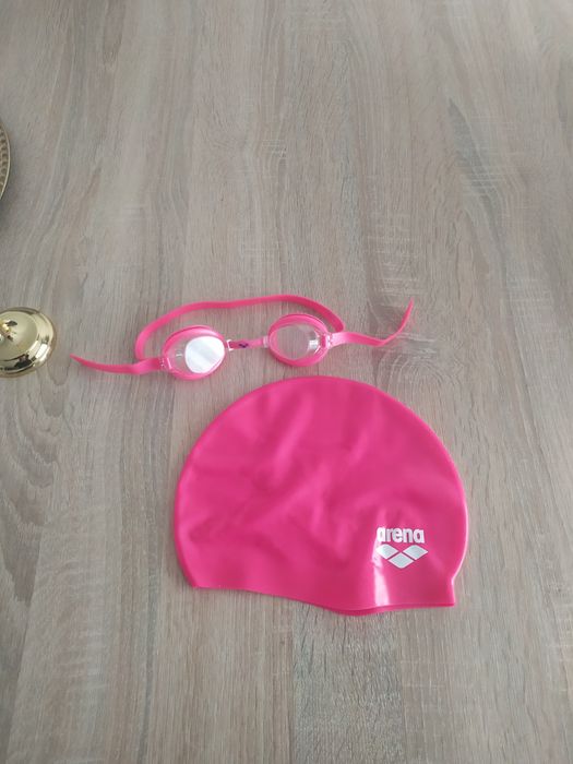 Czepek i okulary arena