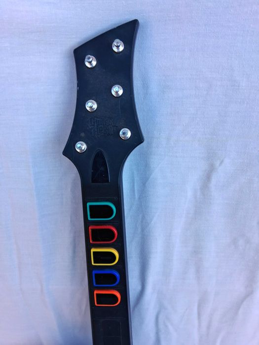 2 duas Guitarras e 1 micro Guitar Hero / Rock Band