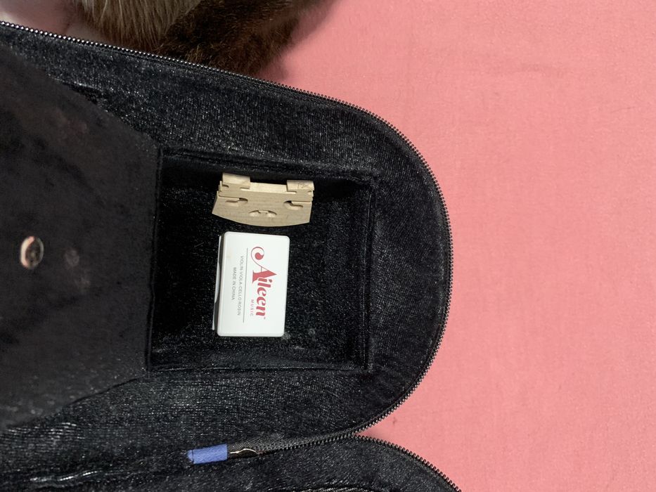 Violino  em bom estado (novo).