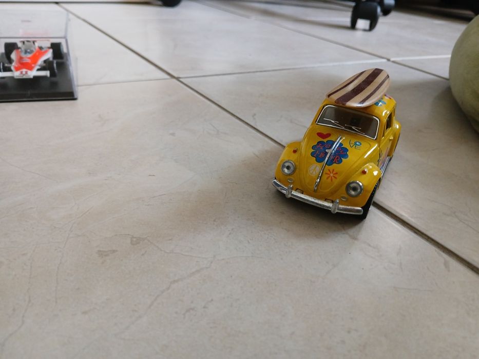 Carros para colecionar ou dar para crianças