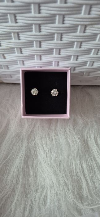 Srebrne kolczyki z jasnoniebieskim moissanitem 1ct x 2