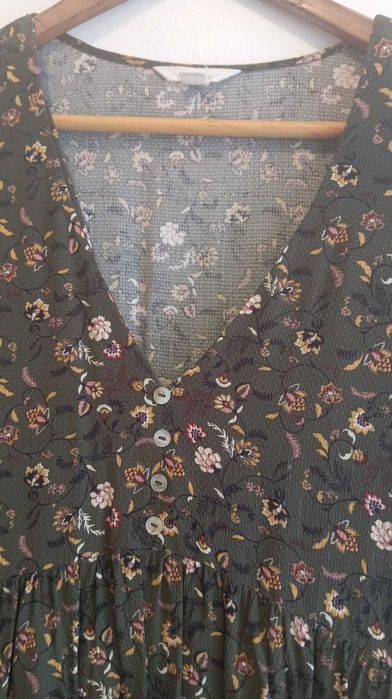 Vestido leve padrão floral