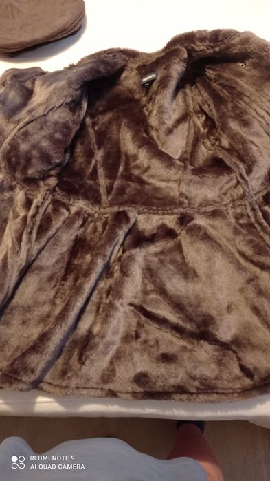Parka Jean Bourget de menina castanha, camurça forrada pelinho + boina