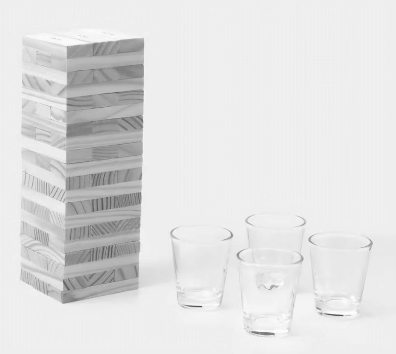 Gra imprezowa typu Jenga z kieliszkami