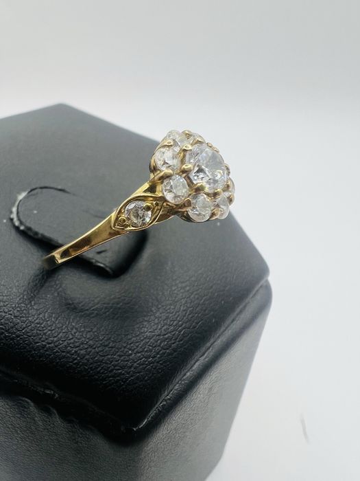 Złoty pierścionek apart pr. 333