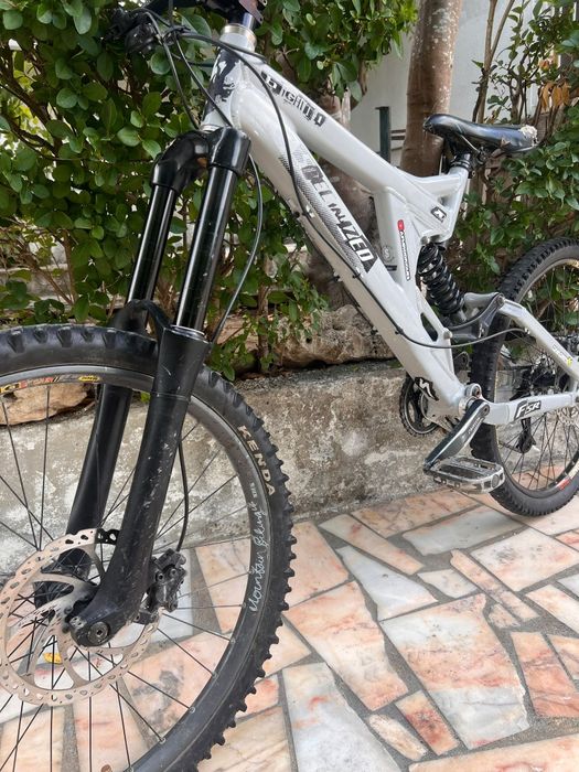Bicicleta de downhill Bighit