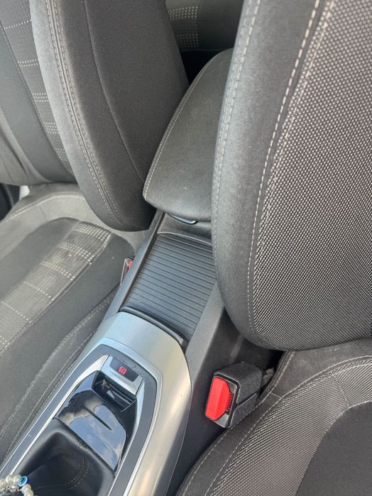 Peugeot 308 — fotografia 7