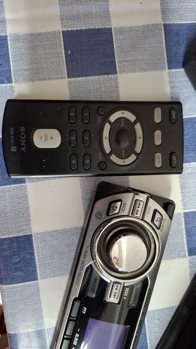 auto radio sony CDX GT620U