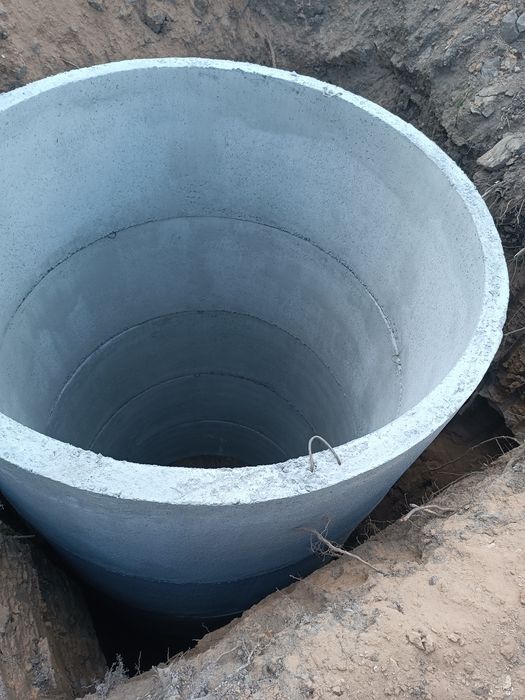 Бетоні кільця креничні та каналізації різних розмірів.