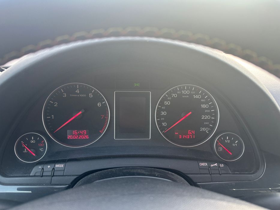 Audi A4 B6 седан